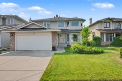 174 Woodpark Circle SW Calgary, AB T2W 6G1