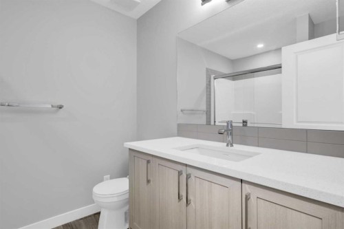 924 Sage Hill Grove Nw, Calgary, AB - Indoor Photo Showing Bathroom