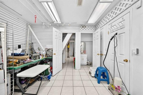632 Marsh Road Ne, Calgary, AB - Indoor Photo Showing Other Room