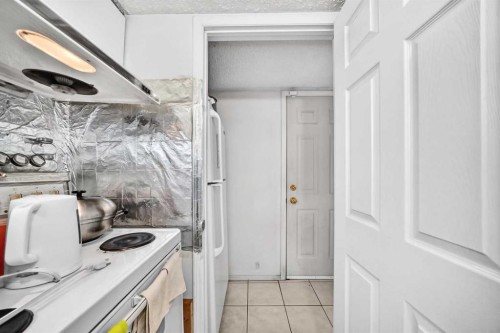 632 Marsh Road Ne, Calgary, AB - Indoor