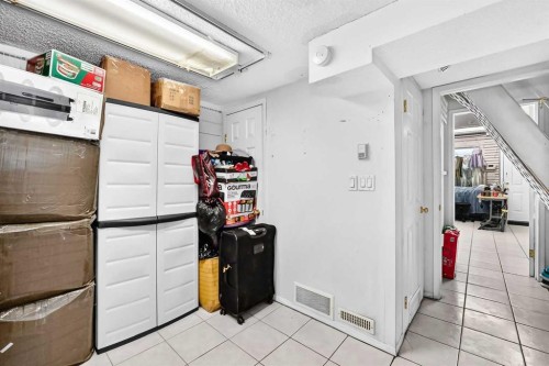 632 Marsh Road Ne, Calgary, AB - Indoor Photo Showing Other Room