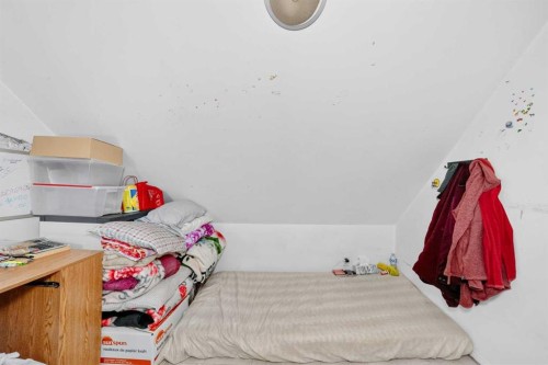 632 Marsh Road Ne, Calgary, AB - Indoor Photo Showing Bedroom