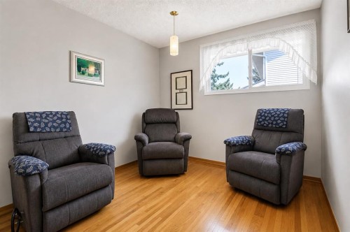 832 Canna Crescent Sw, Calgary, AB - Indoor