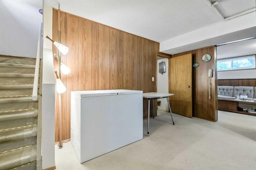 832 Canna Crescent Sw, Calgary, AB - Indoor Photo Showing Other Room