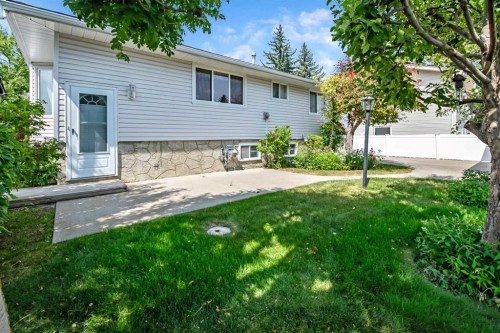 832 Canna Crescent Sw, Calgary, AB - Outdoor