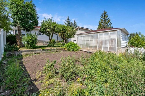 832 Canna Crescent Sw, Calgary, AB - Outdoor