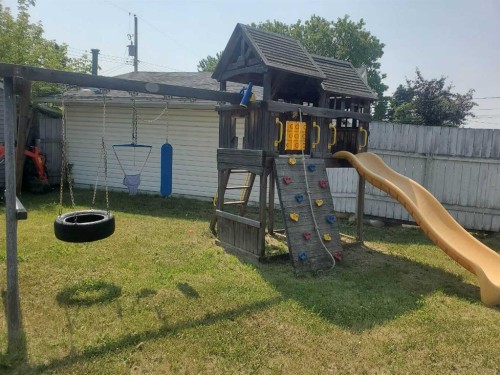10301 103Rd Street, High Level, AB - Outdoor