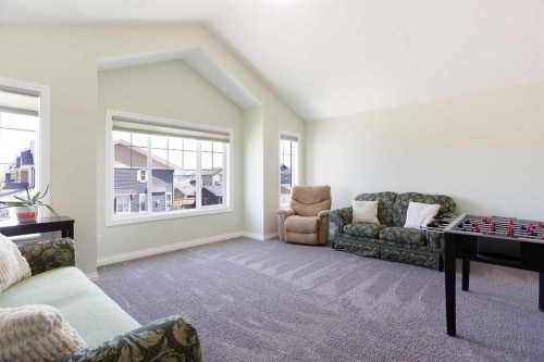 87 Baywater Rise Sw, Airdrie, AB - Indoor Photo Showing Living Room