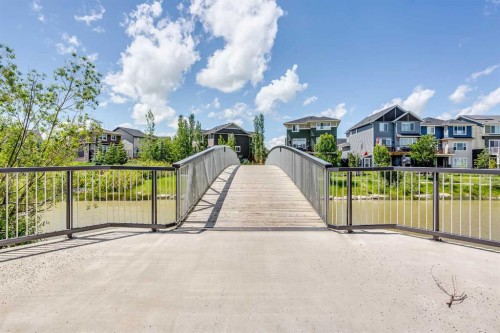 87 Baywater Rise Sw, Airdrie, AB - Outdoor
