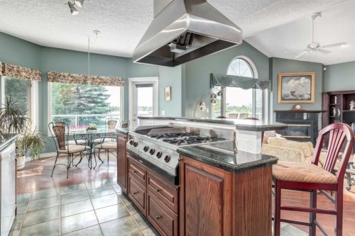 1001 East Chestermere Drive, Chestermere, AB - Indoor