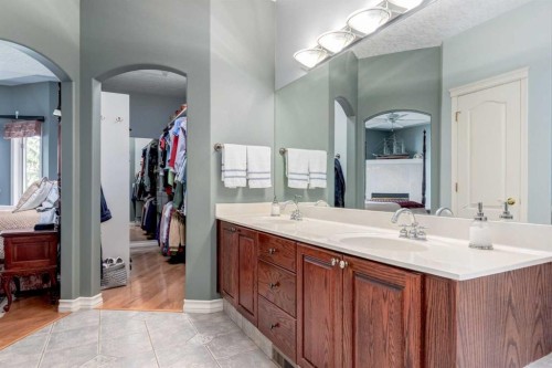 1001 East Chestermere Drive, Chestermere, AB - Indoor Photo Showing Bathroom