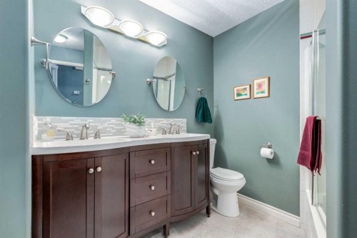 1001 East Chestermere Drive, Chestermere, AB - Indoor Photo Showing Bathroom