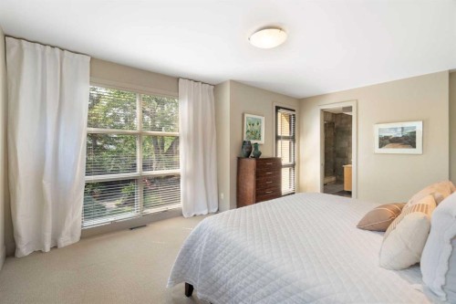 1215 Sifton Boulevard Sw, Calgary, AB - Indoor Photo Showing Bedroom