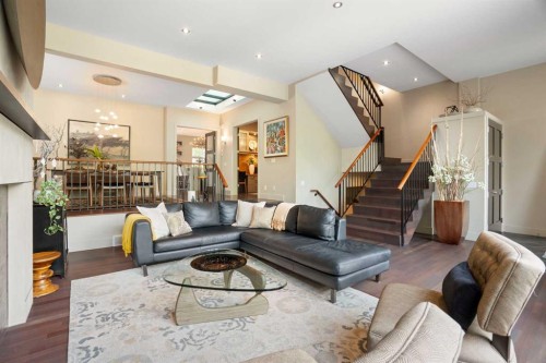 1215 Sifton Boulevard Sw, Calgary, AB - Indoor Photo Showing Living Room