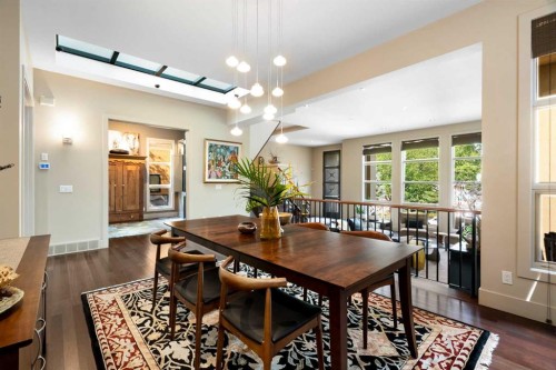 1215 Sifton Boulevard Sw, Calgary, AB - Indoor Photo Showing Dining Room