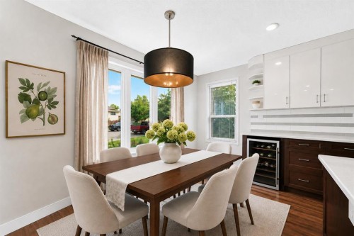 136 Midlawn Close Se, Calgary, AB - Indoor Photo Showing Dining Room