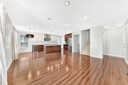 136 Midlawn Close Se, Calgary, AB - Indoor Photo Showing Kitchen