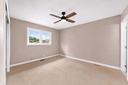 136 Midlawn Close Se, Calgary, AB - Indoor Photo Showing Other Room