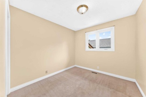 136 Midlawn Close Se, Calgary, AB - Indoor Photo Showing Other Room