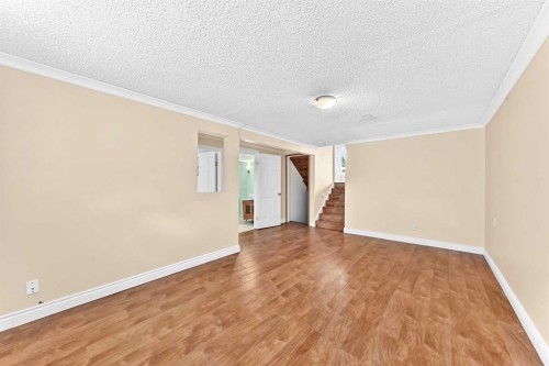 136 Midlawn Close Se, Calgary, AB - Indoor Photo Showing Other Room