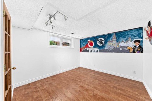 136 Midlawn Close Se, Calgary, AB - Indoor Photo Showing Other Room