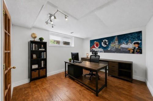 136 Midlawn Close Se, Calgary, AB - Indoor Photo Showing Office