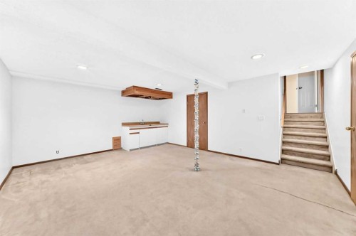 136 Midlawn Close Se, Calgary, AB - Indoor Photo Showing Other Room