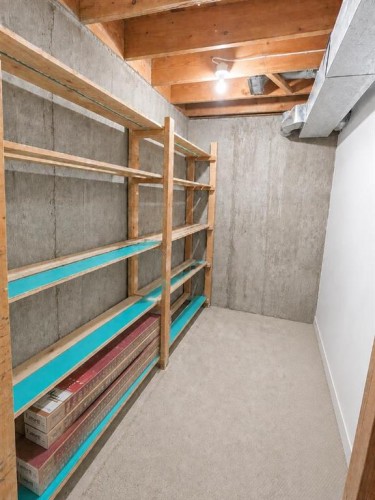 136 Midlawn Close Se, Calgary, AB - Indoor