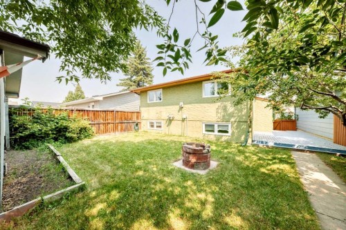 136 Midlawn Close Se, Calgary, AB - Outdoor