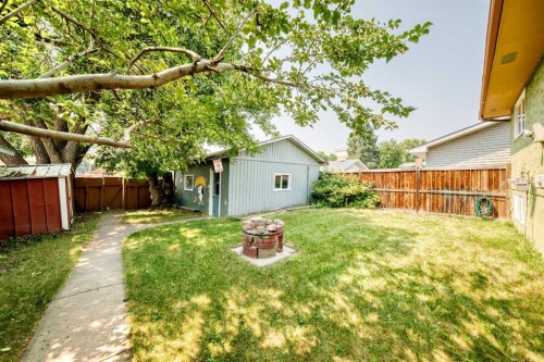 136 Midlawn Close Se, Calgary, AB - Outdoor