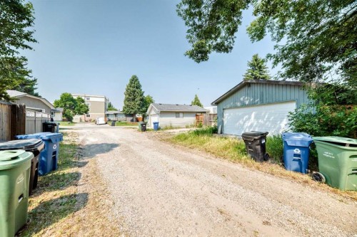 136 Midlawn Close Se, Calgary, AB - Outdoor With Exterior