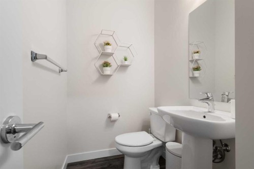 124 Walgrove Cove Se, Calgary, AB - Indoor Photo Showing Bathroom