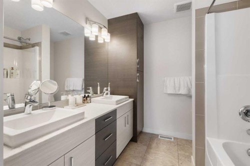 124 Walgrove Cove Se, Calgary, AB - Indoor Photo Showing Bathroom
