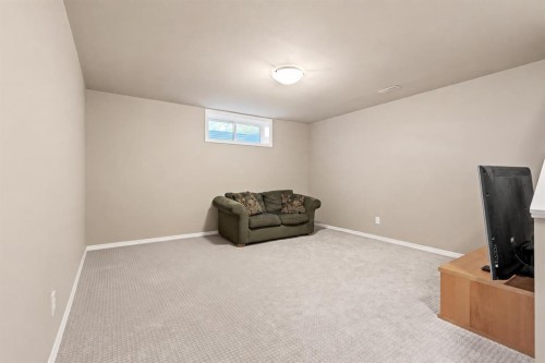 52 Copperfield Close Se, Calgary, AB - Indoor