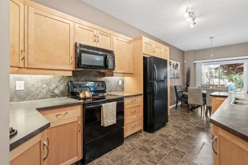52 Copperfield Close Se, Calgary, AB - Indoor Photo Showing Kitchen
