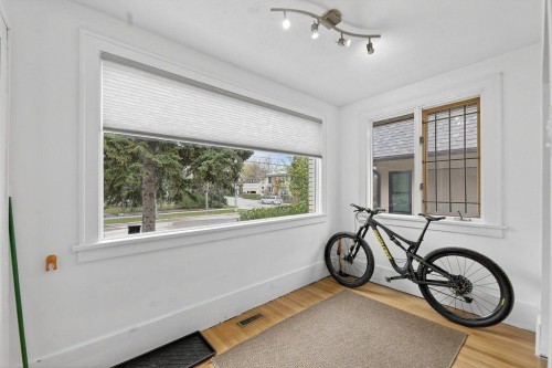 924 7A Street Nw, Calgary, AB - Indoor
