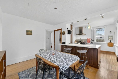 924 7A Street Nw, Calgary, AB - Indoor Photo Showing Dining Room