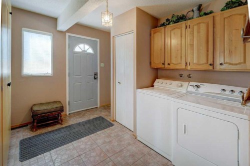 223 Willow Ridge Place Se, Calgary, AB - Indoor Photo Showing Laundry Room