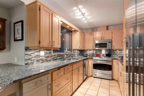 544 Brookmere Crescent Sw, Calgary, AB 