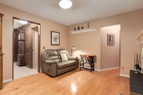 544 Brookmere Crescent Sw, Calgary, AB 