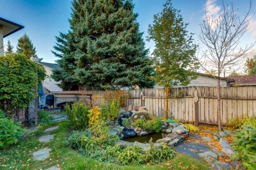 544 Brookmere Crescent Sw, Calgary, AB 