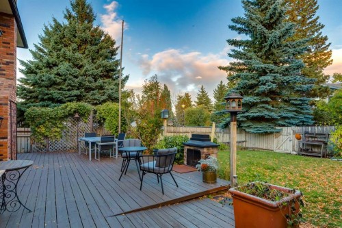 544 Brookmere Crescent Sw, Calgary, AB 
