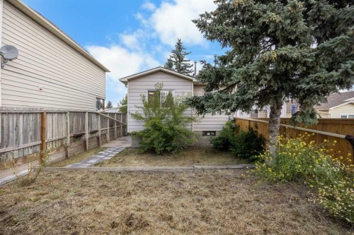 155 Sandarac Way Nw, Calgary, AB - Outdoor