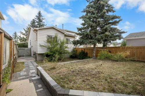 155 Sandarac Way Nw, Calgary, AB - Outdoor