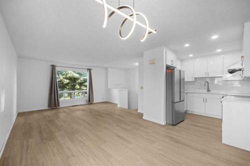 155 Sandarac Way Nw, Calgary, AB - Indoor Photo Showing Kitchen