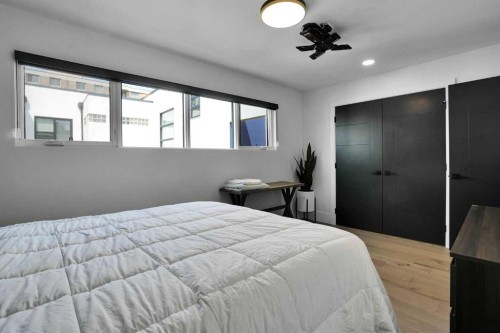 1042 13 Avenue Sw, Calgary, AB - Indoor Photo Showing Bedroom