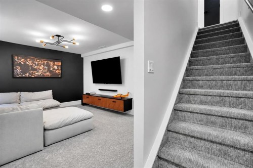 1042 13 Avenue Sw, Calgary, AB - Indoor Photo Showing Other Room