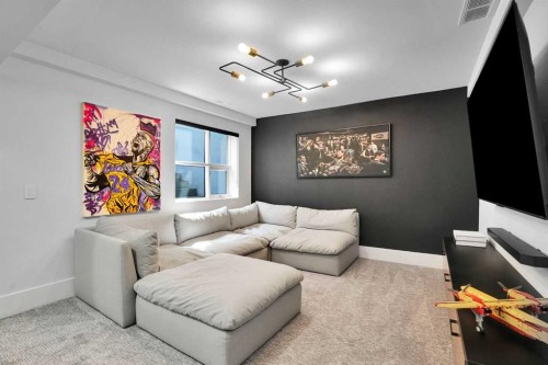 1042 13 Avenue Sw, Calgary, AB - Indoor