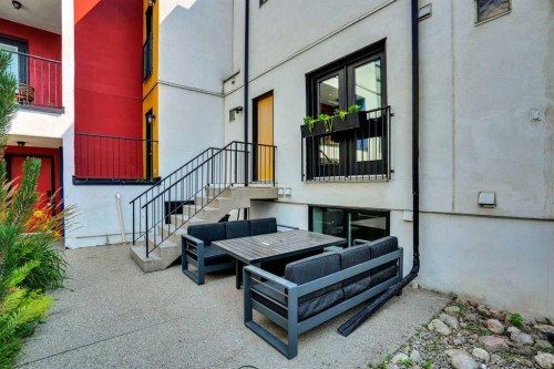 1042 13 Avenue Sw, Calgary, AB - Outdoor With Exterior