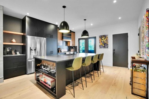 1042 13 Avenue Sw, Calgary, AB - Indoor